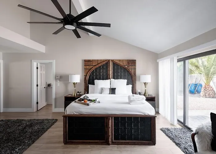 Luxe-paradise Palace-heated Pool&spa-guest Casita Holiday home