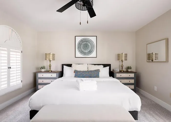 Holiday home Luxe-paradise Palace-heated Pool&spa-guest Casita *
