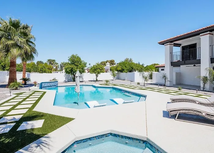 Holiday home Luxe-paradise Palace-heated Pool&spa-guest Casita *