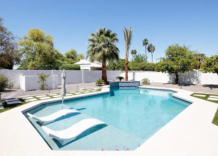 Holiday home Luxe-paradise Palace-heated Pool&spa-guest Casita Phoenix
